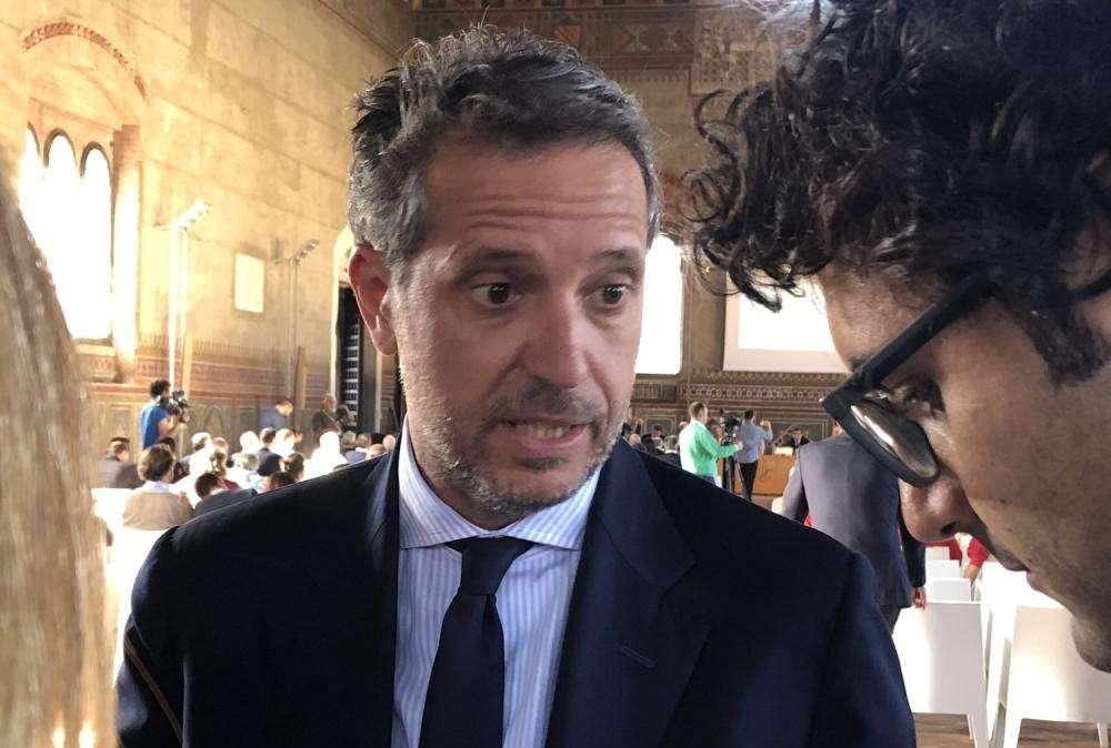Paratici a Parigi per seguire PSG-Lione con Matuidi (FOTO). E i tifosi juventini sognano un'altra stella 