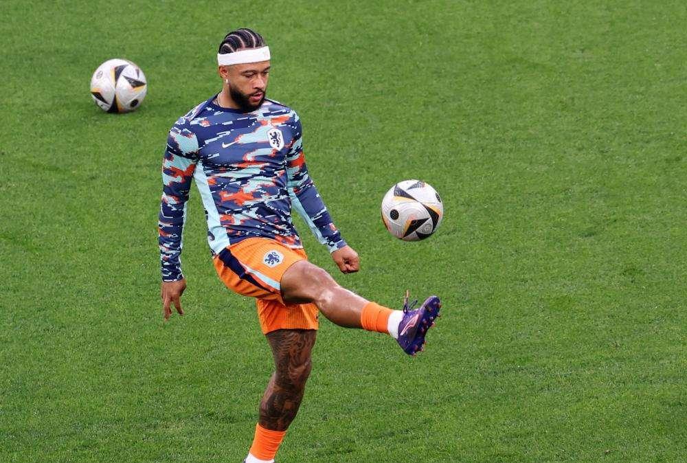 Depay firma con i brasiliani del Corinthians