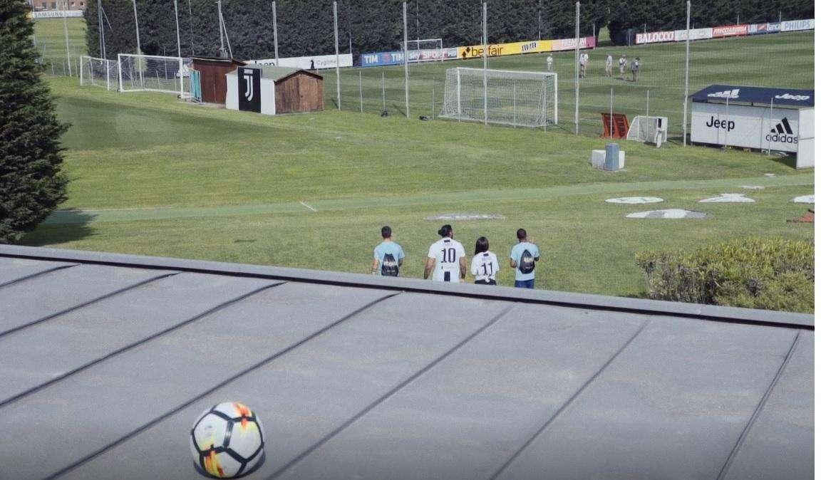 Ecco il video delle Star WWE che sfidano Dybala e Douglas Costa