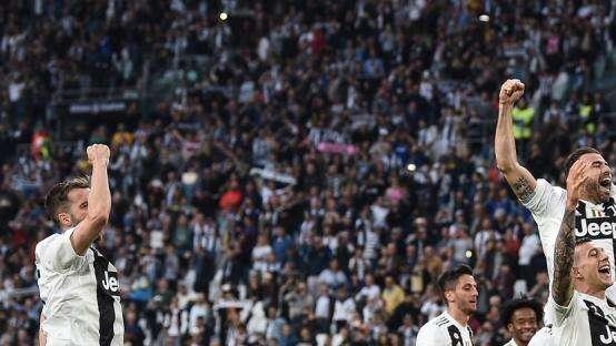 Nicolussi Caviglia, giornata da incorniciare: "Con la maglia più bella del mondo!". E Marchisio: "Goditela al massimo"
