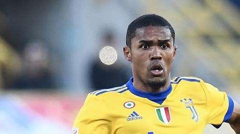 Brasile-Camerun 1-0. Alex Sandro gioca tutta la gara, Douglas Costa entra a metà ripresa