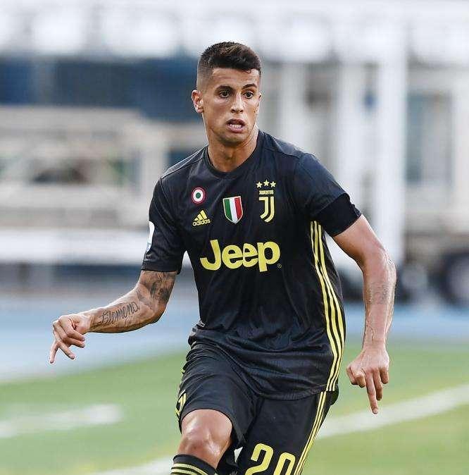 Cancelo su Instagram: “Se devi giocare, gioca per vincere”