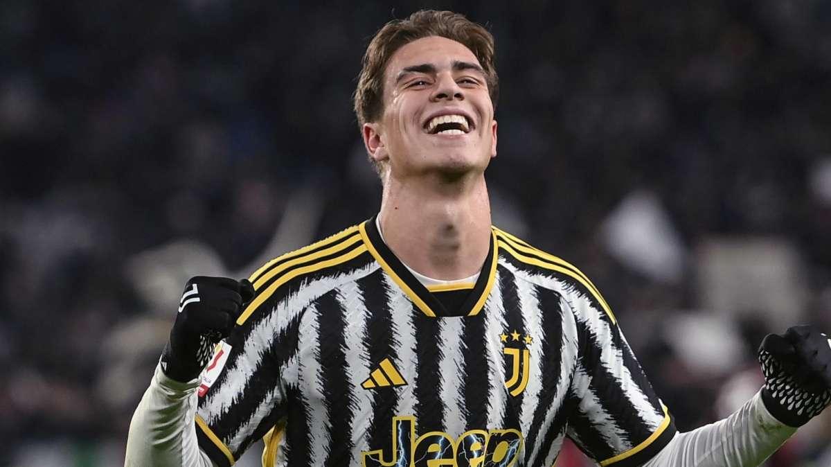 Kenan Yildiz, la Juve celebra la sua opera d'arte: "Olio su tela"