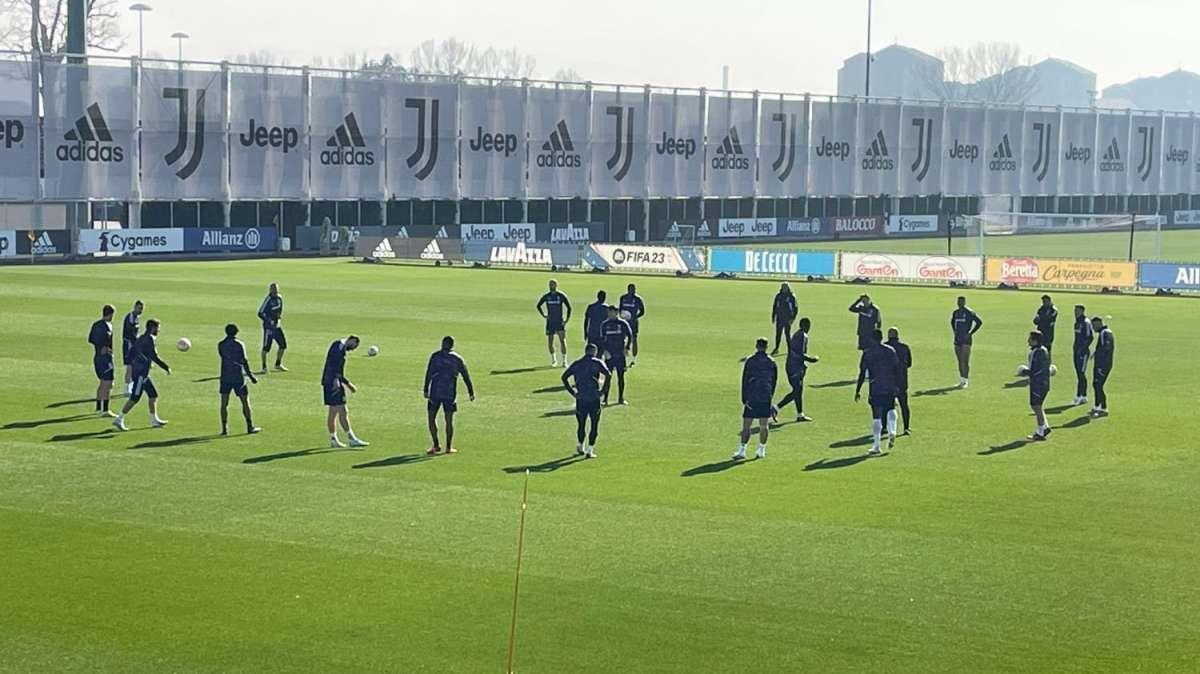 LIVE TJ - Allenamento terminato. Bonucci, Cuadrado e Pogba in campo con i compagni  (VIDEO)