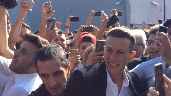 LIVE TJ - BERNARDESCHI: "Ringrazio i tifosi che mi hanno fatto sentire il loro calore. Voglio mettermi a disposizione del mister e della squadra. E su Buffon..."