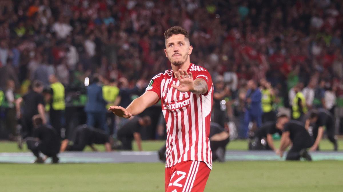 Jovetic: "Quando arrivai alla Fiorentina Corvino superò la concorrenza della Juve"