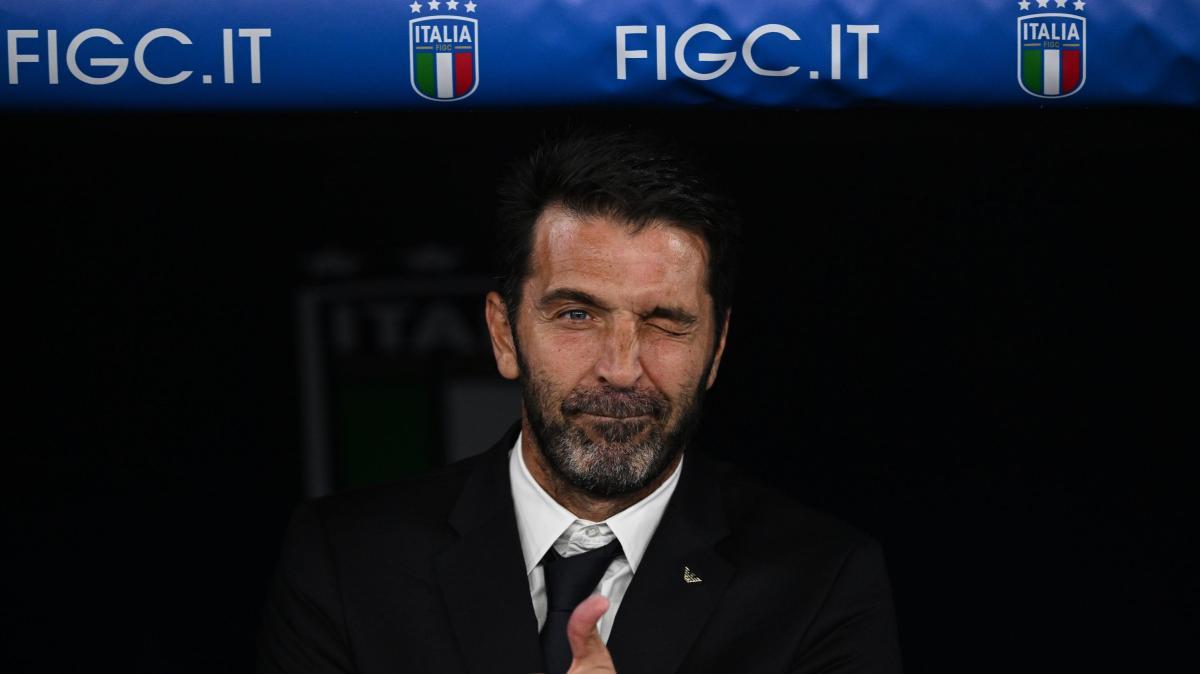 Buffon alla DS: "Fiducia in Thiago e nella squadra, ma non è facile e scontato arrivare tra le prime 4-5. La Juve di Conte prima squadra a proporre gioco dal basso e anche quella di oggi può fare calcio innovativo"