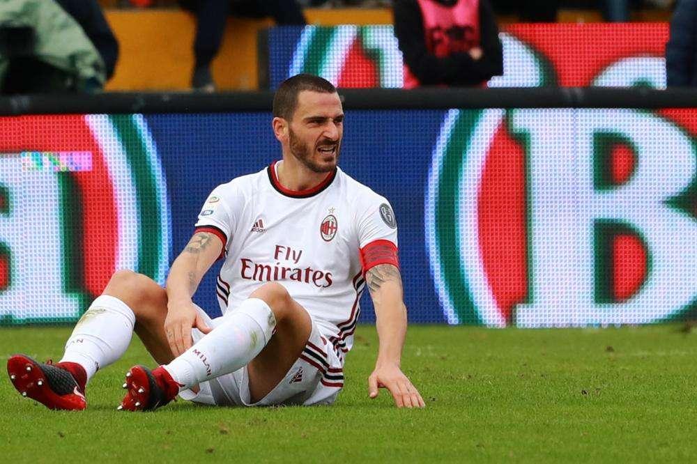 Bonucci-City, arriva la smentita del Milan: "Dagli sfottò sugli equilibri si passa alle voci di mercato. Leo smentirà ufficialmente"