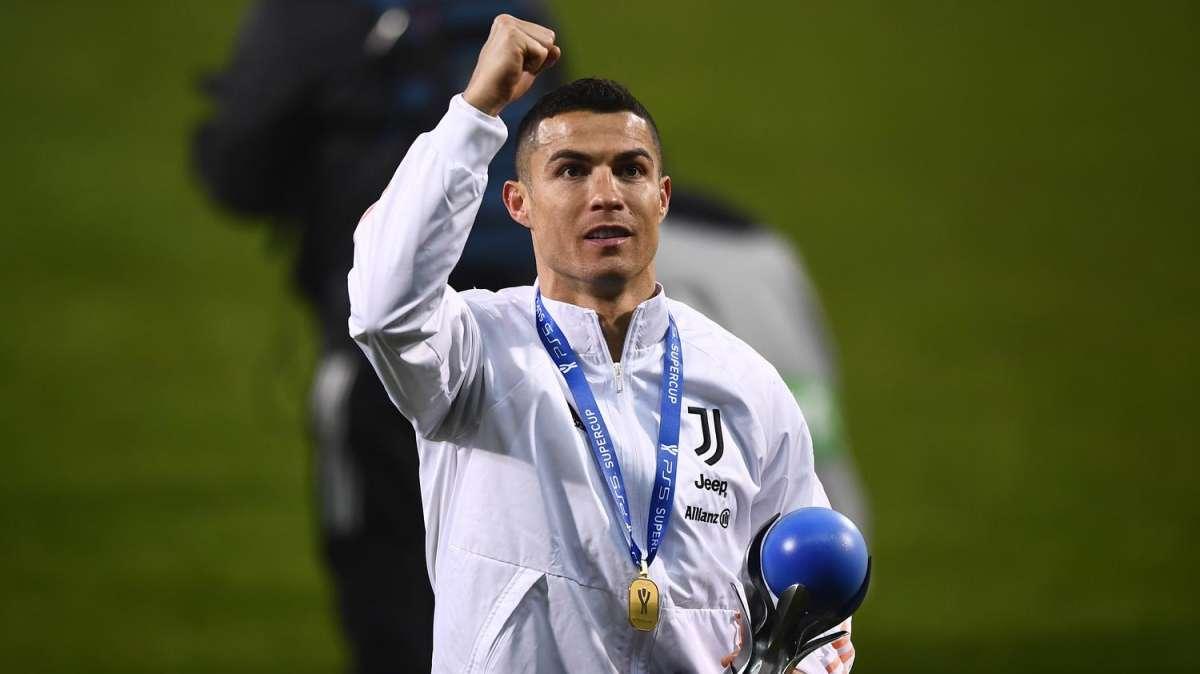 La dedica di Georgina al suo CR7: "Congratulazioni amore mio per aver vinto un altro titolo! La mia più grande gioia è accompagnarti nel cammino della vita"