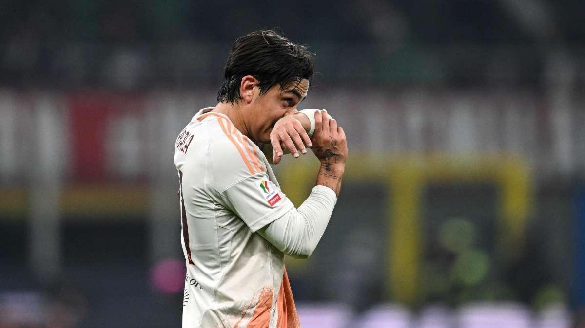 Roma, sfortuna per Ranieri: esce Dybala al minuto 40'
