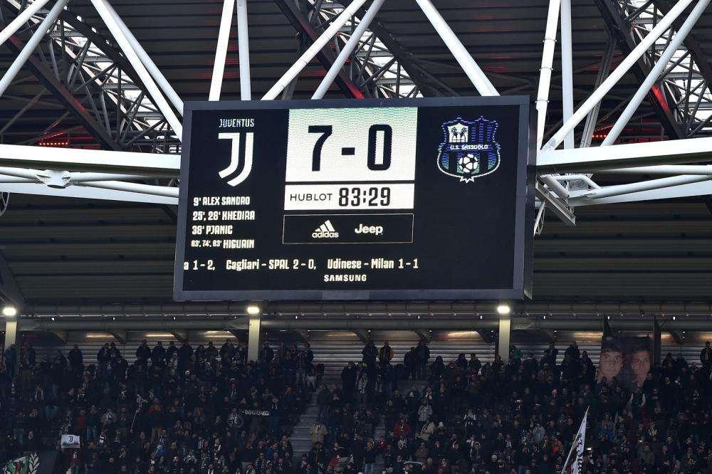 Panini, 5 figurine extra per il Film del campionato: due saranno dedicate alla Juve