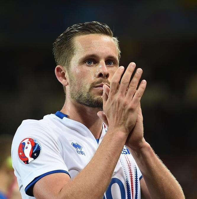 L'Everton spende 100 milioni per Richarlison e Sigurdsson, i tifosi: "Potevamo prendere CR7"