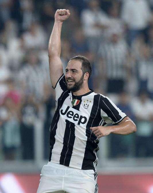 AS presenta l'11 più caro del mercato: ci sono Higuain e Pogba