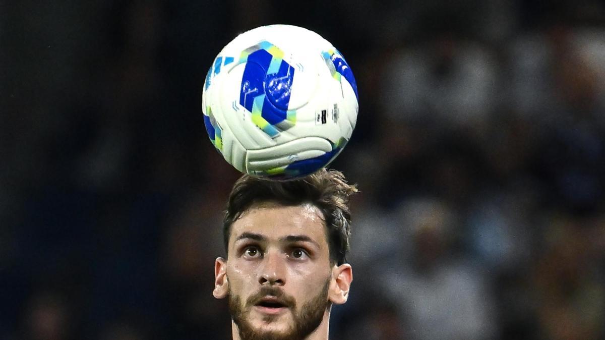 Poker PSG al Barça, ma è una vittoria amara: si teme la rottura del crociato per Kvaratskhelia