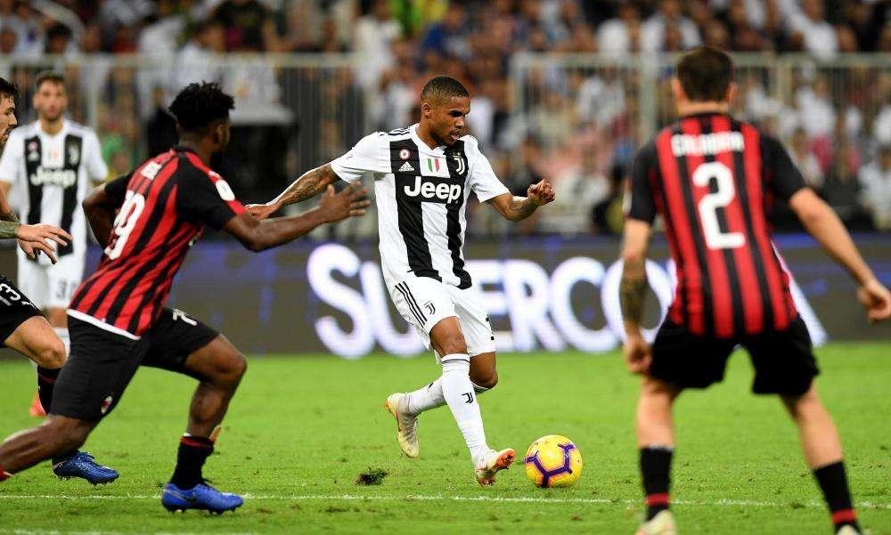 DOUGLAS COSTA SU INSTAGRAM: “Fratelli campioni”