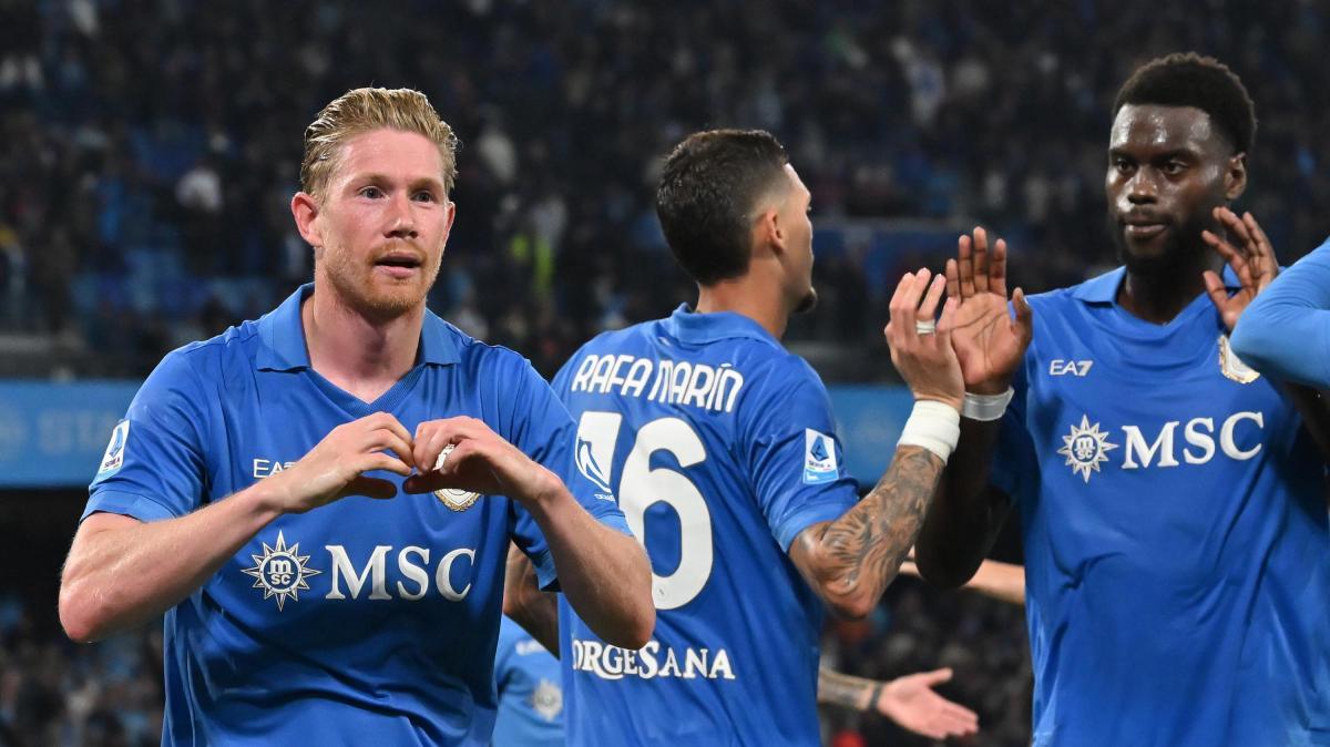 Doppietta di De Bruyne e Lang, Napoli-Frosinone 3-0. La classifica aggiornata