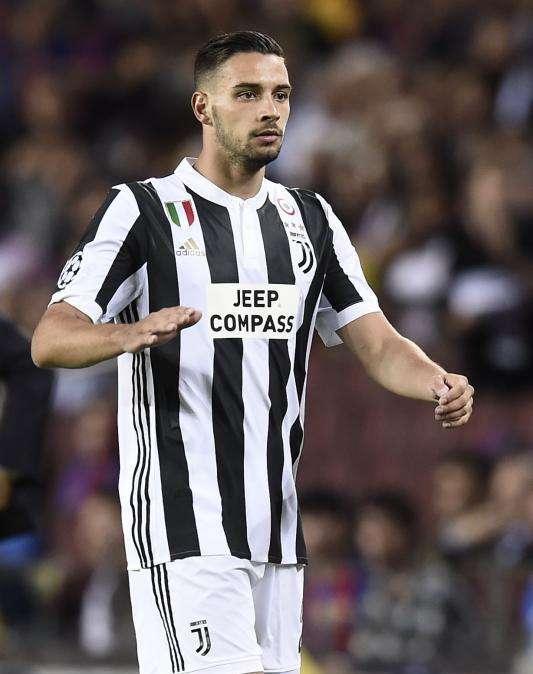 Comunicato Juve: Escluse lesioni gravi al terzo distale della gamba destra per De Sciglio. Saranno necessari ulteriori controlli