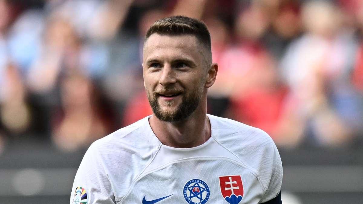 Romano: "Il Napoli dice no all'inserimento di Skriniar nell'affare Kvara-PSG, problema ingaggio"