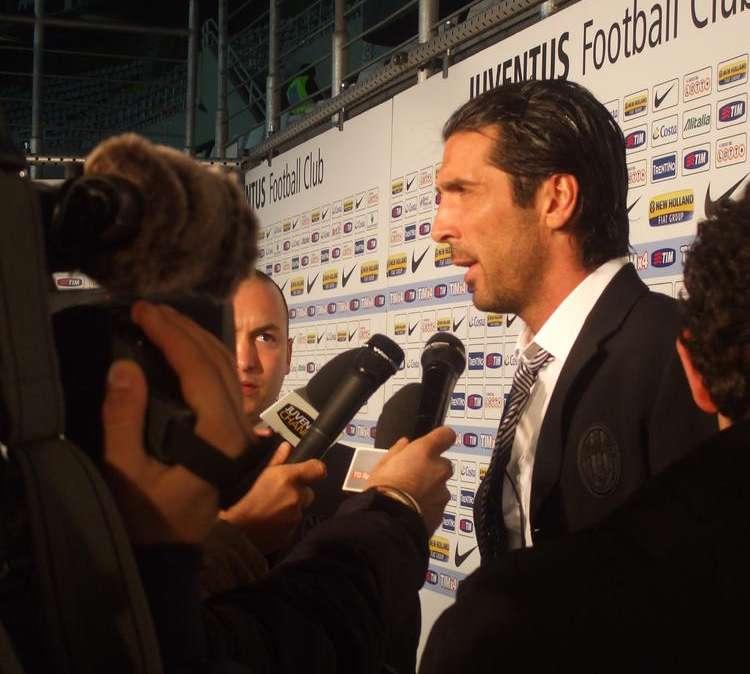 GIGI BUFFON: "Ciro ha dimostrato professionalità e amore per la maglia"