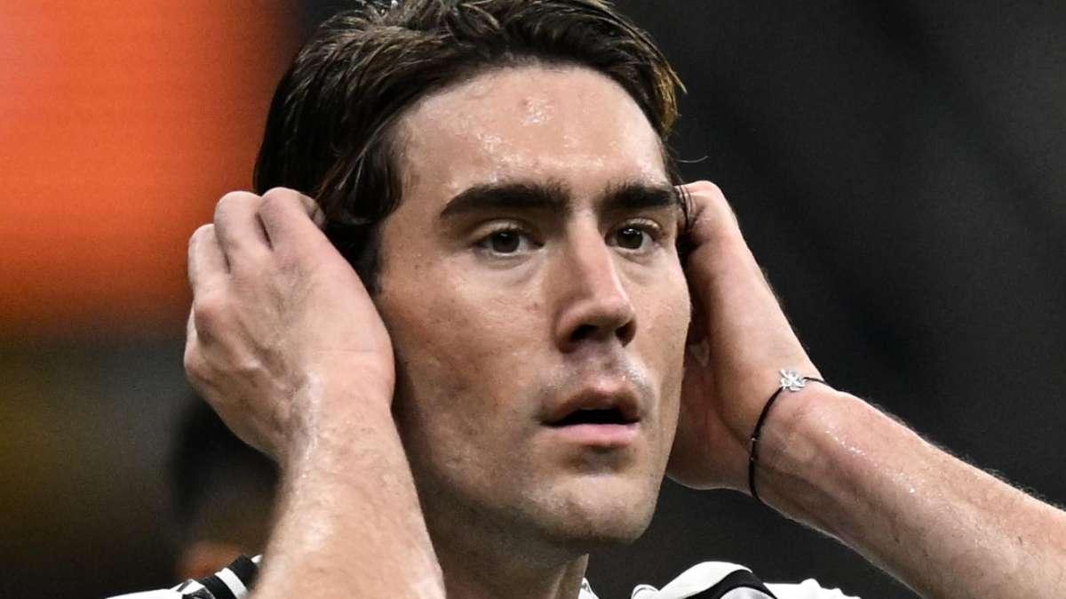 TEGOLA JUVE, VLAHOVIC KO: INFORTUNIO MUSCOLARE CON LA SERBIA.  LE SUE CONDIZIONI