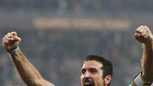 LIVE - BUFFON: "Contro il Porto siamo favoriti, ma li rispettiamo molto. Roma squadra forte. Juve uscita rinfrancata dal derby. Vedo segnali positivi. E su Totti, Dzeko..."