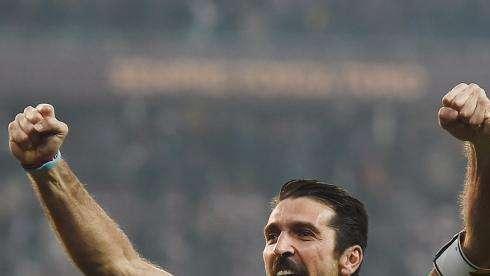 BUFFON: "La vita mi ha insegnato a essere umile. Il consiglio che do a Bonucci è che non deve pensare di essere una leggenda" 