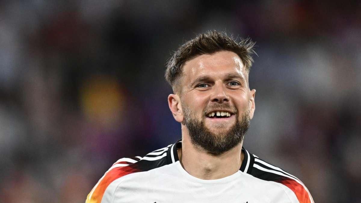 Rai - Paganini: "La Juve parla col West Ham per  Fullkrug e valuta cinque difensori. Arthur può andare a Bologna e Danilo al Napoli. Ferguson piace ai bianconeri"
