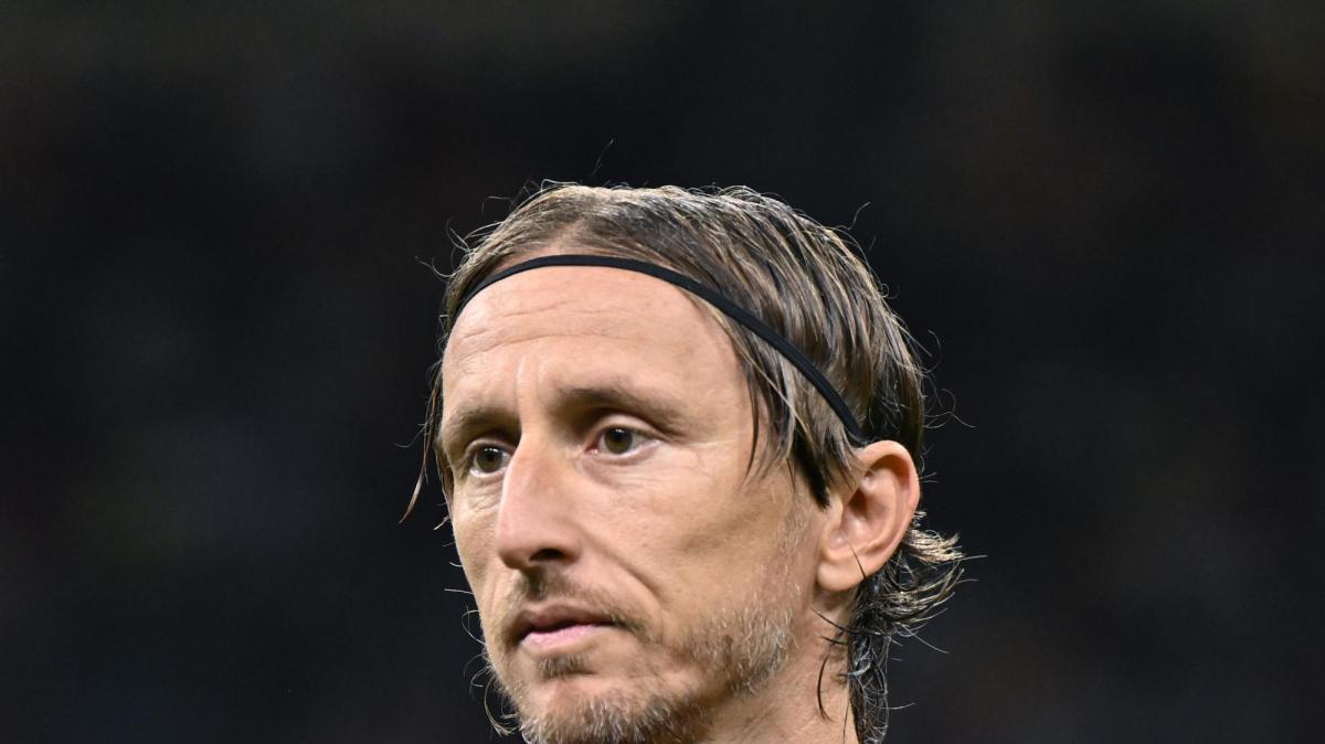 Modric conquista anche i tifosi della Juventus: standing ovation al momento del cambio