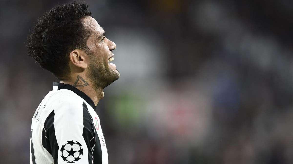 Dani Alves ancora in carcere, la cauzione non è stata ancora versata