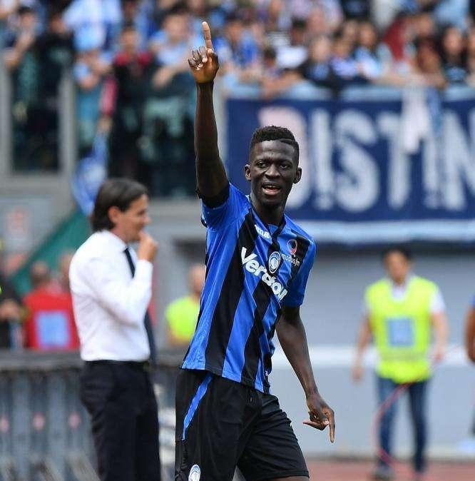 Barrow, l'Inter cerca l'accordo con l'Atalanta: il ragazzo può restare a Bergamo 2 anni 