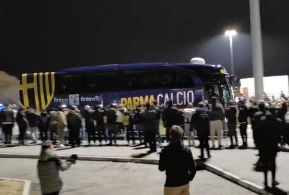 LIVE TJ - Il pullman del Parma all'Allianz Stadium (VIDEO)