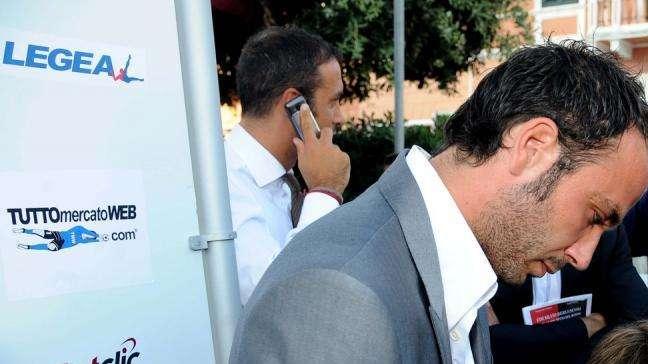 Auriemma attacca Chiellini: "Un grande calciatore deve anche fare mea culpa. Si ricordi quando tirò i capelli a Cavani..."