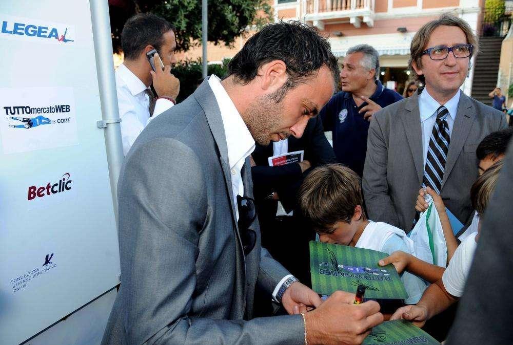 Auriemma: "Il Governo si è fatto i conti sul numero di addetti costretti alla fame se il calcio si fermasse?"