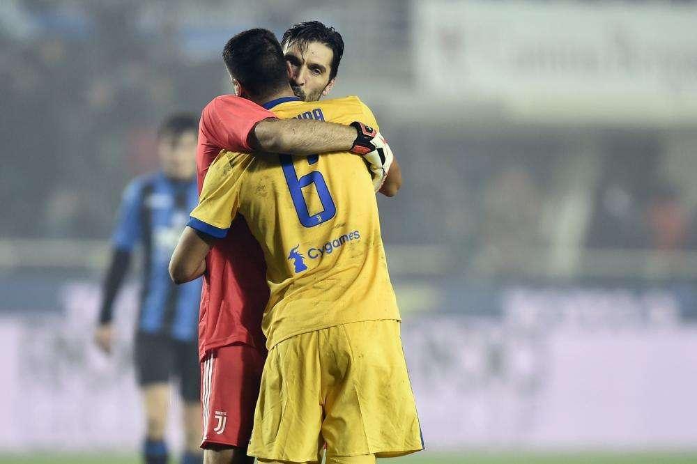 Impossibile non elogiare Buffon e Higuain: un pezzo di finale è loro 