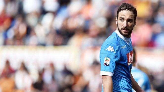Gazzetta - Juve forte della volontà di Higuain. Se il Napoli fa muro, bianconeri pronti a pagare tutta la clausola subito