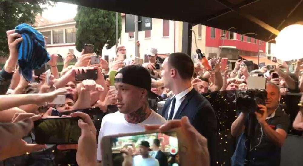 I tifosi dell'Inter: "Ce ce frega di Emre Can, noi c'abbiamo Nainggolan"