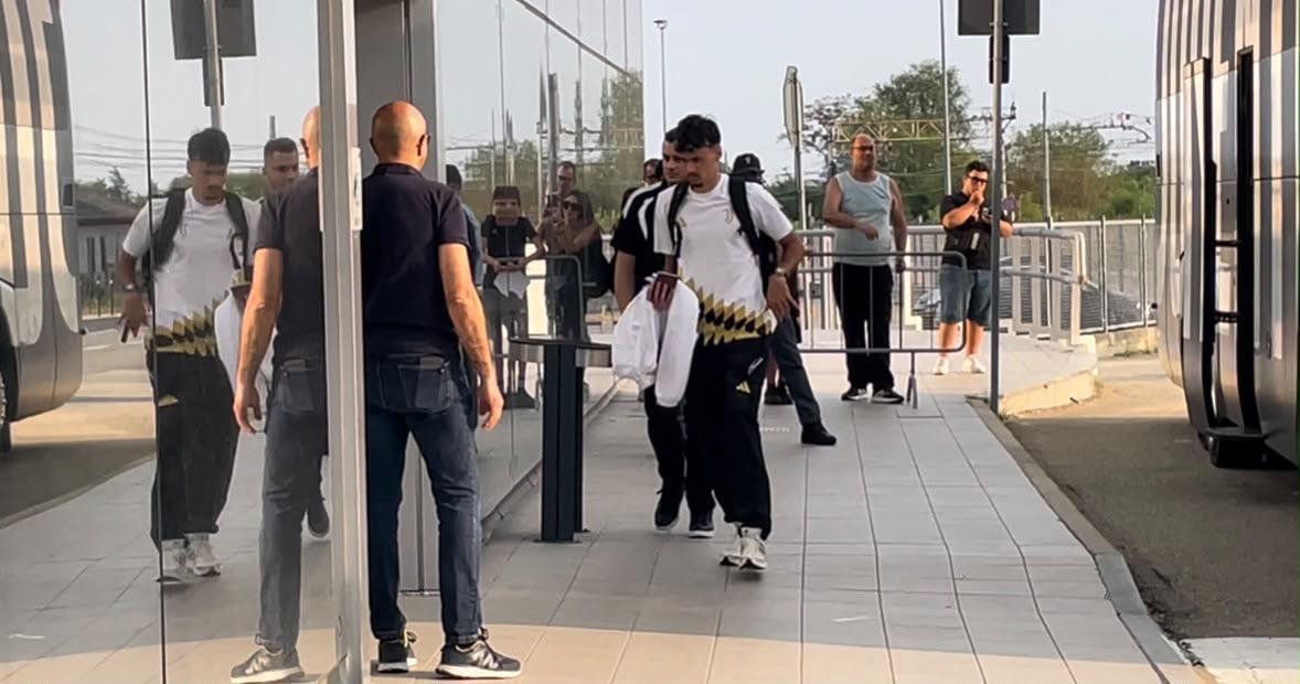 Juventus in viaggio verso Hong Kong. Spalletti convoca Kolo Muani e Alajbegovic. Out Thuram e Ekhator