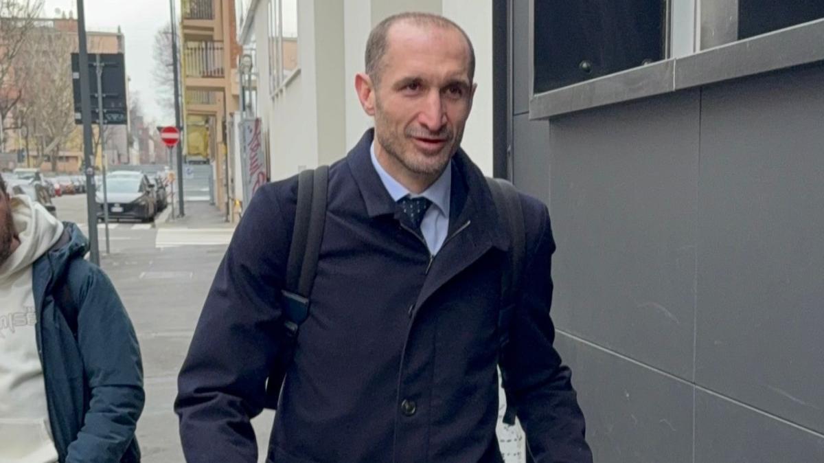 Dopo il passo indietro di Pirlo non si esclude quello di Maldini, che potrebbe essere sostituito da Chiellini