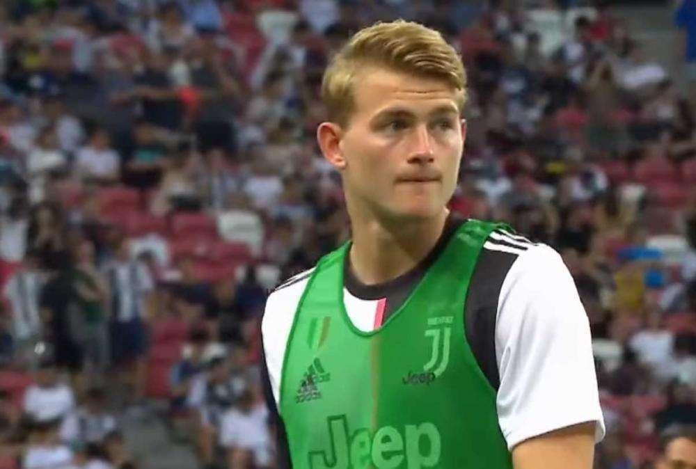 DE LIGT: "I grandi olandesi del passato? Iil mio esempio all'Ajax è stato Vertonghen. La Juve? Lavorerò duro per migliorare"