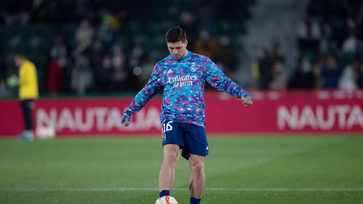 Jovic, non solo Juve: anche il Borussia Dortmund è in corsa