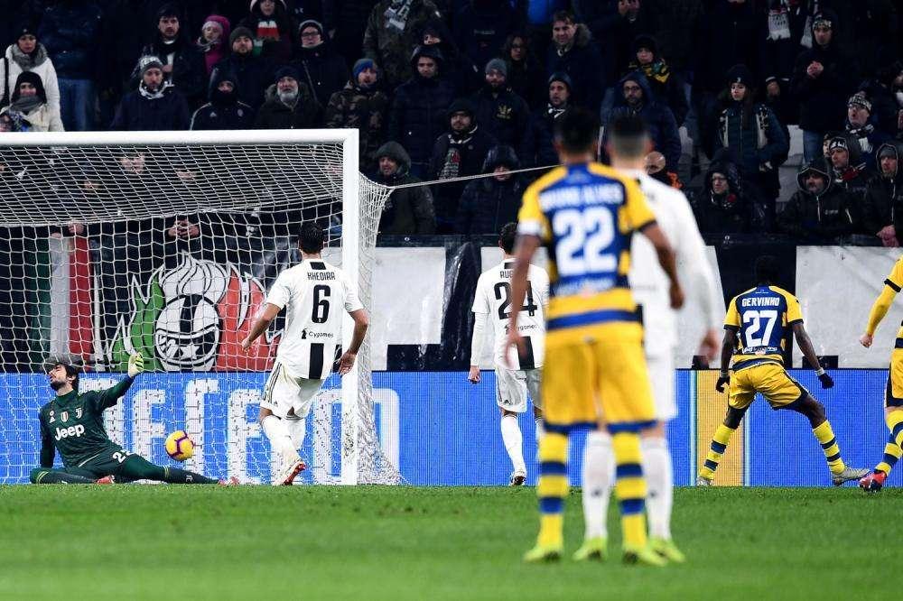 Corsport - Giacomelli regala un rigore alla Juve e gliene nega uno