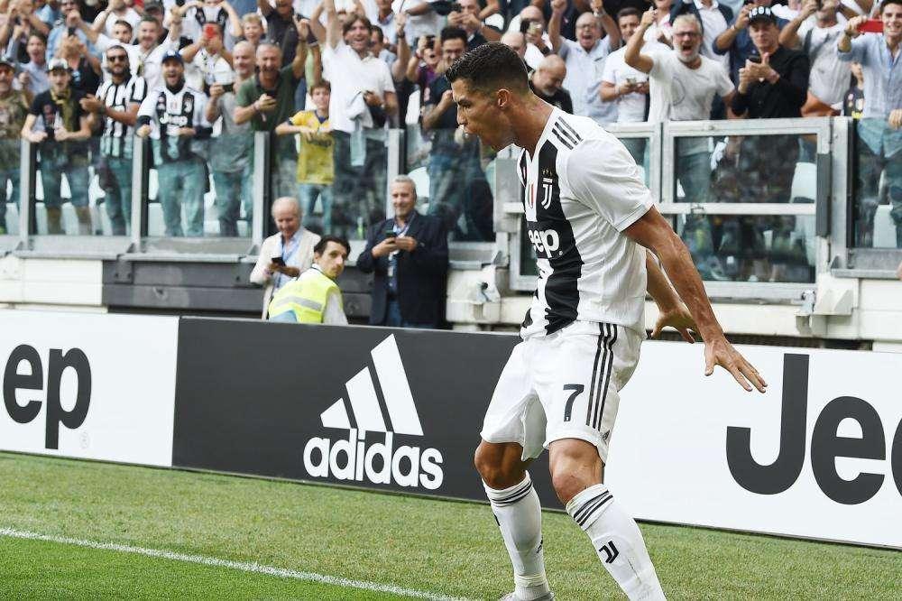 Le vignette di Manente - CR7 non segnava a causa...