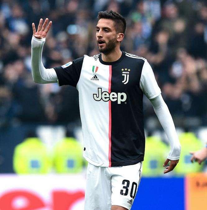 Lo Stadium riapre per il test in famiglia e Sarri prova la formazione anti-Milan: Bentancur scavalca Pjanic, c’è Khedira