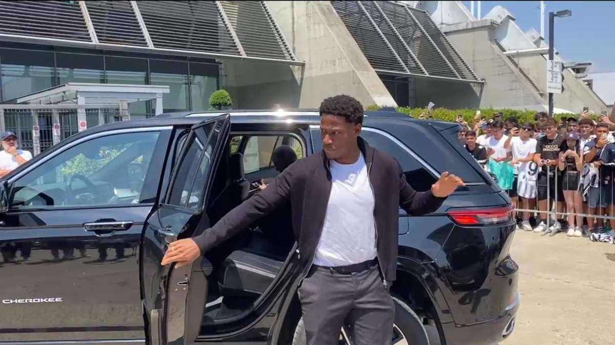 Sky - David è in sede per firmare il contratto con la Juventus 