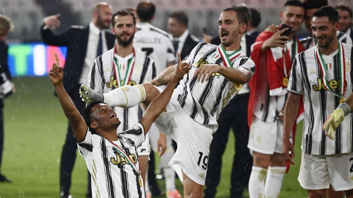 CUADRADO SU INSTAGRAM: “Campioni, un altro titolo...”