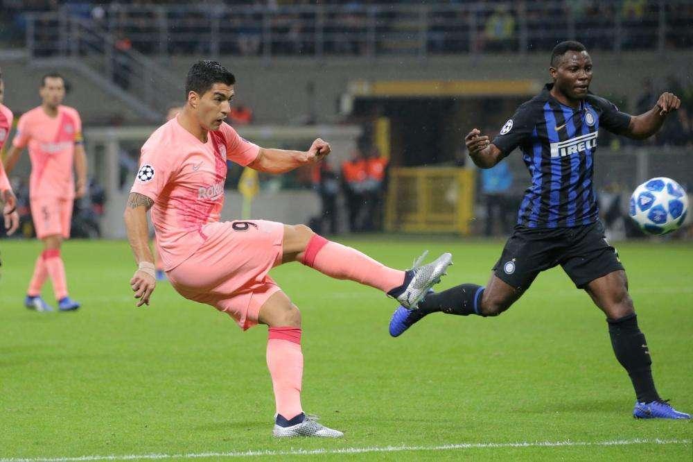 Champions, i risultati al 45': Inter-Barça 0-0. Napoli-Psg 0-1