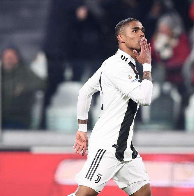 Dall'Inghilterra: la Juve non vuole privarsi di Douglas Costa 