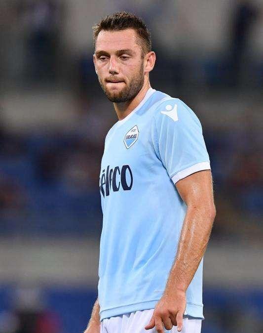 Castaignos elogia De Vrij: "Ha le qualità per giocare nella Juventus"