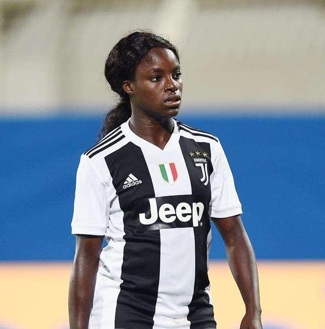 Paura Aluko: la sua auto si ribalta in tangenziale e l'attaccante della Juventus Women finisce in ospedale. Le sue condizioni non sono gravi