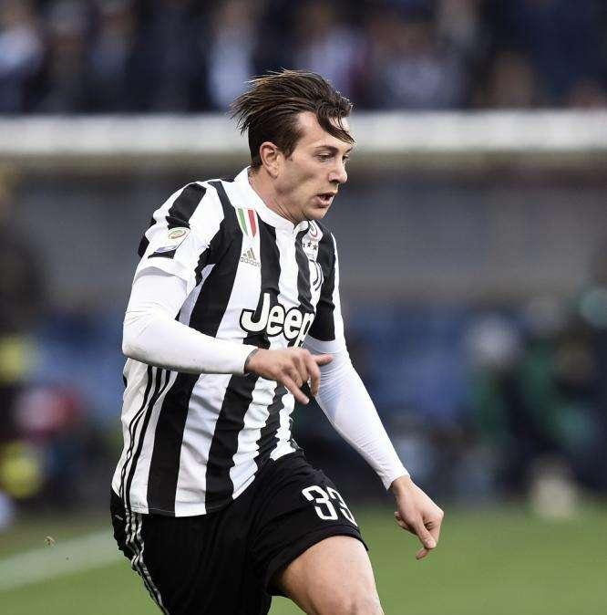 Sky- Bernardeschi-Douglas Costa: rendimento non all'altezza, solo l'ex viola ha portato 1 punto 
